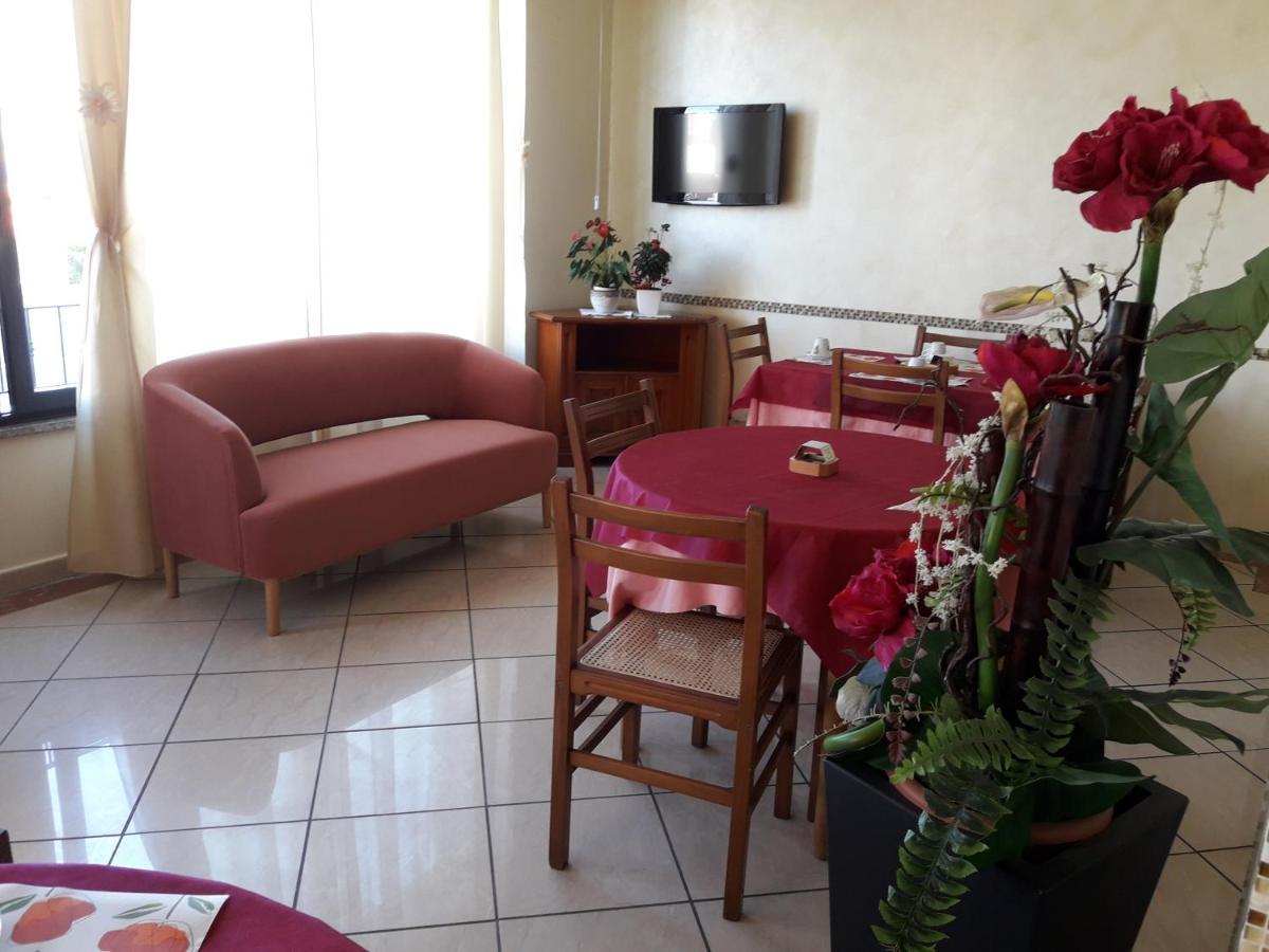 Hotel Villa Aurora Bellaria-Igea Marina Exteriör bild