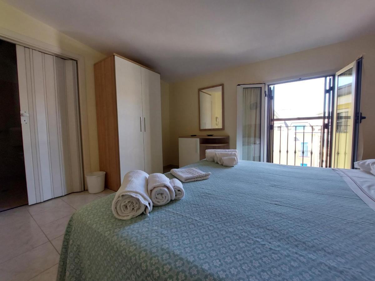 Hotel Villa Aurora Bellaria-Igea Marina Exteriör bild