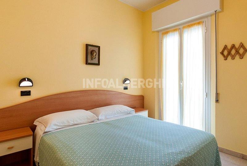 Hotel Villa Aurora Bellaria-Igea Marina Exteriör bild