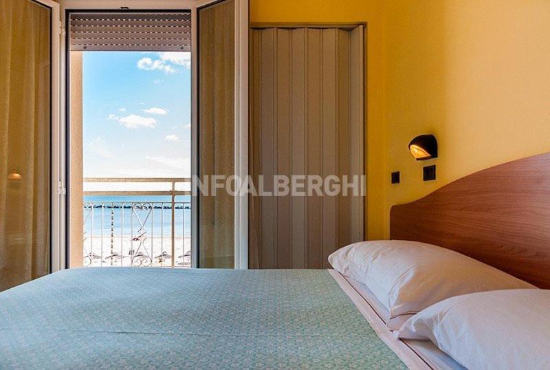 Hotel Villa Aurora Bellaria-Igea Marina Exteriör bild
